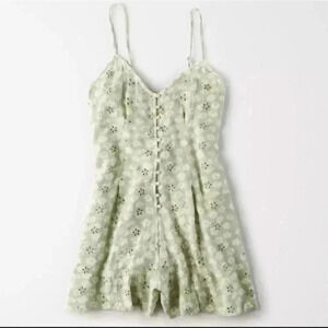 American Eagle Outfitters Floral Romper With Pockets! Size Small